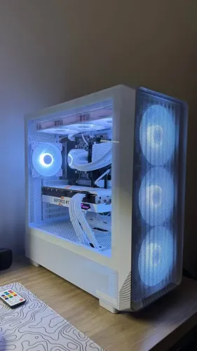 PC GAMER RTX 3070 + 5 8400F DDR5 32GB