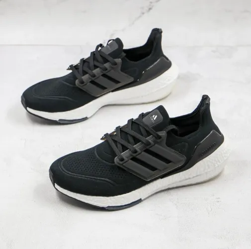 Lindos tênis Adidas originais!!