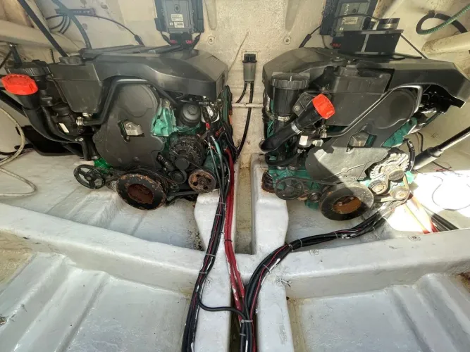 Parelha de motor volvo d3-220 hp com rabetas e comando