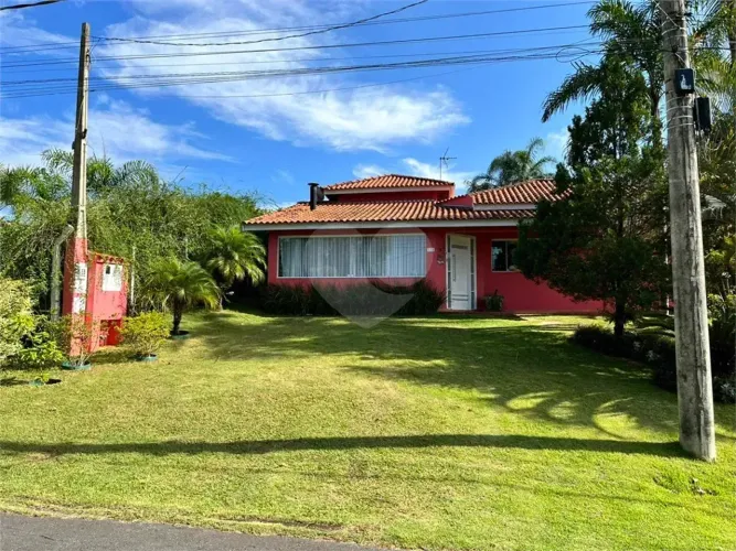 Casa à venda com 3 quartos no Condomínio Portal do Sabiá em Araçoiaba da Serra SP