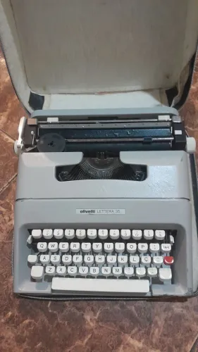 Maquina de escrever olivetti LETTERA 35 1980