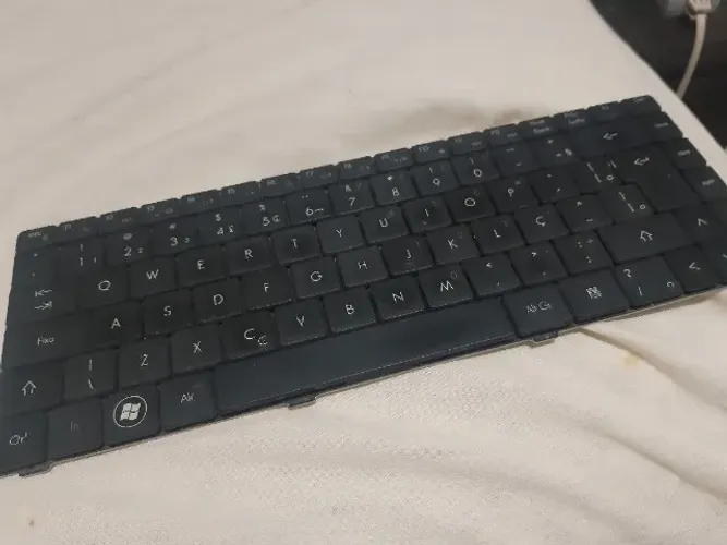 Teclado notebook Itautec W7435 **LEIA**