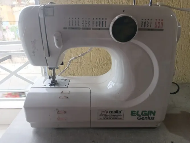 Maquina de costura doméstica