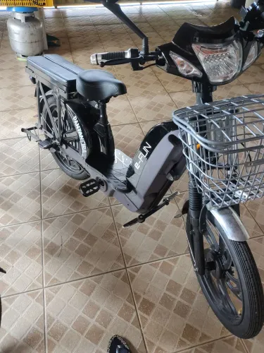 Bike elétrica e fun estilo moto 