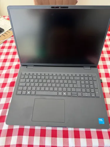 Dell Pro 16 3 meses de uso 