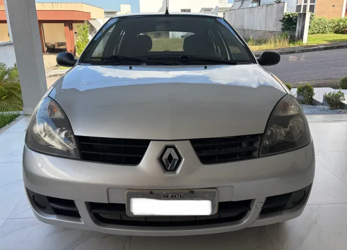 Renault Clio Hi-flex 1.0 16V 5P 2011