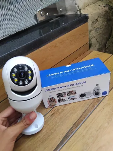 Câmera Lâmpada WiFi 1080p 360° TECHFUN com Visão Noturna
