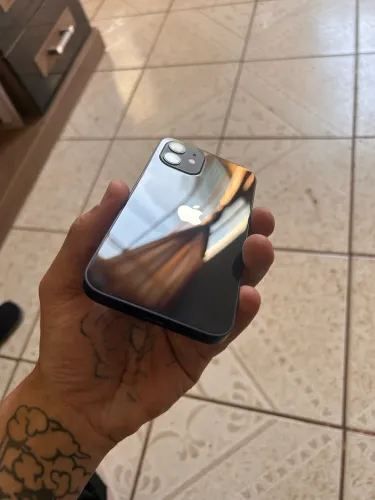 iPhone 128GB bom estado