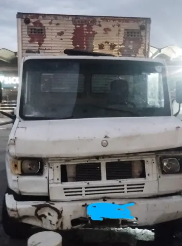 Venda caminhão 710