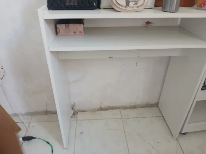 Vende se mesa de manicure