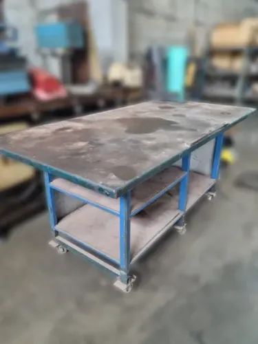 Mesa para bancada de solda 2,05x1.05 com 6 rodas, chapa de esp de 5mm