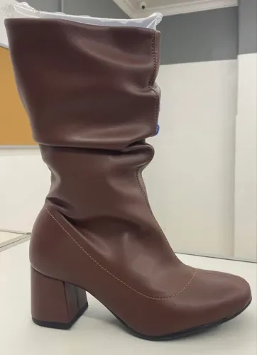 Botas Beira Rio chocolate e preto do 34 ao 39 