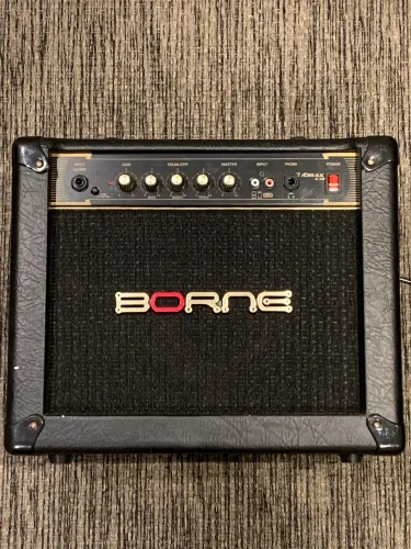 Amplificador de Guitarra Borne Vorax 630