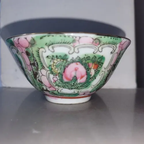 Tigela de porcelana chinesa