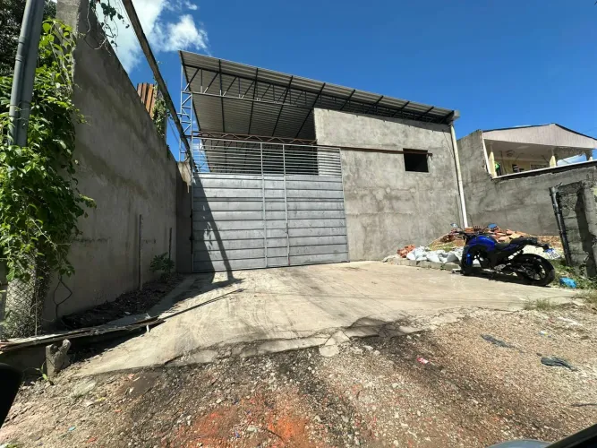 ALUGO ESTE GALPÃO NA ÁGUA CLARA 01o