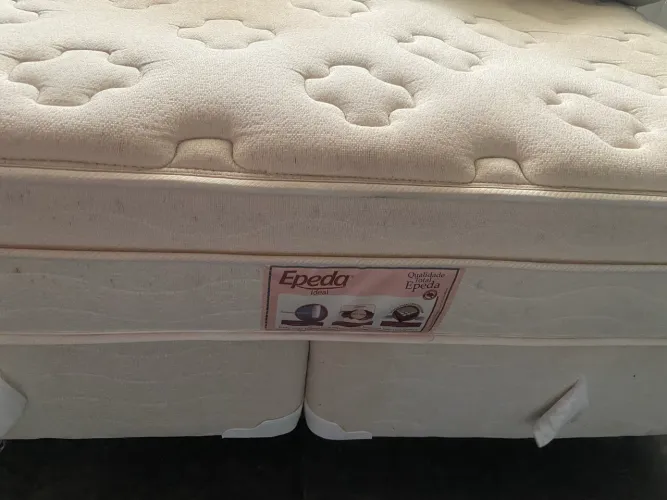 Vendo Cama Box Casal com Cabeceira Laqueada + Pillow Top