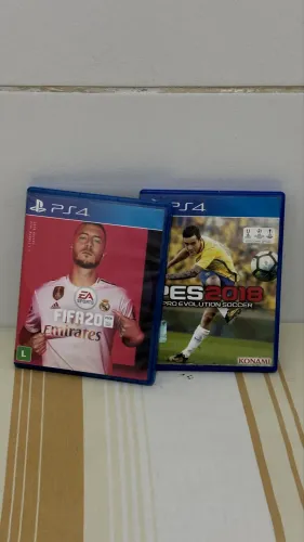 Jogos de PS4 | PES 2018 e FIFA 20