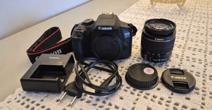 Canon T7+ Wi-fi com lente 18-55mm (Apenas 12.237 clicks)
