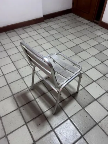 EXCELENTE CADEIRA DE ALUMINIO 
