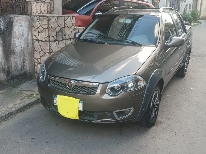 Fiat Strada Trekking 1.6 16V Flex CD 2013
