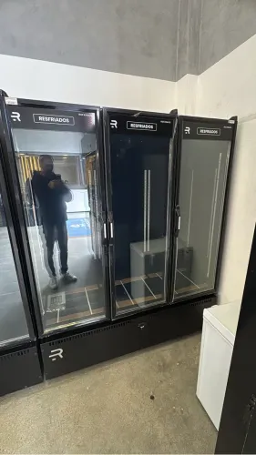 Auto serviço 3 portas resfriados total black nova