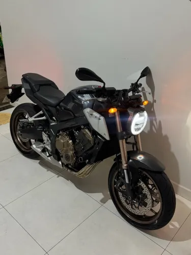 Honda CB 650r 2023