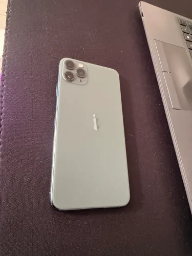 IPHONE 11 PRO MAX.