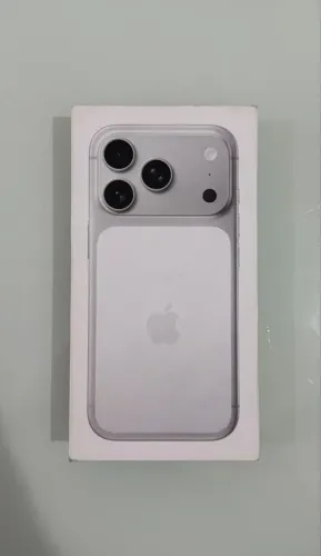 Phone 17 Pro 256GB prata 