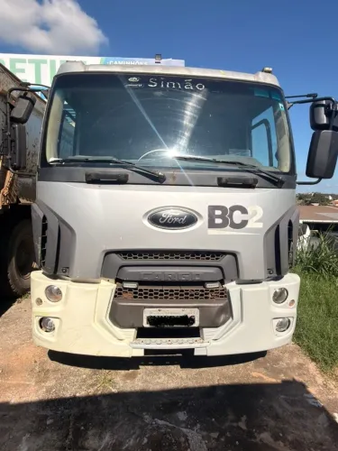Ford Cargo 1319 Toco Basculante 2014 c/ Cabine Suplementar (Apenas 330 mil km)
