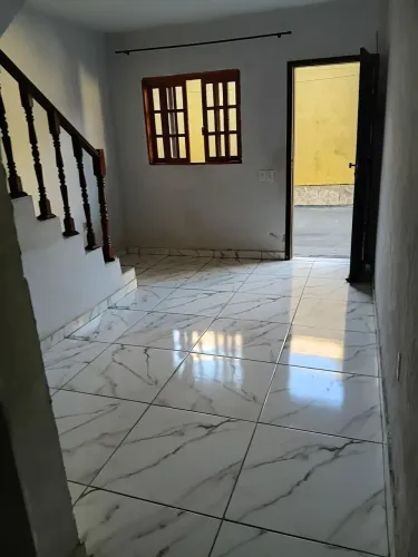 Alugo casa ampla dúplex condomínio piscina em Muriqui 