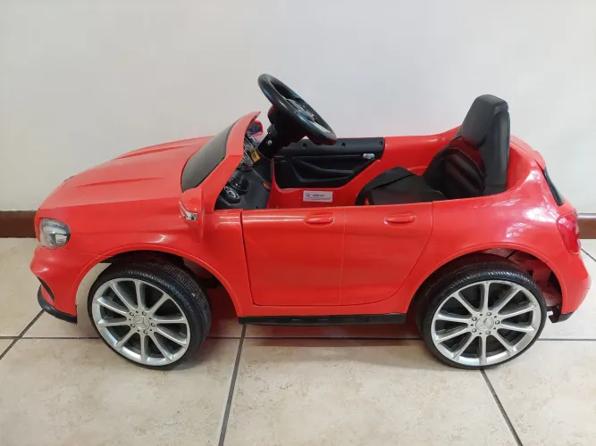 Carro elétrico infantil