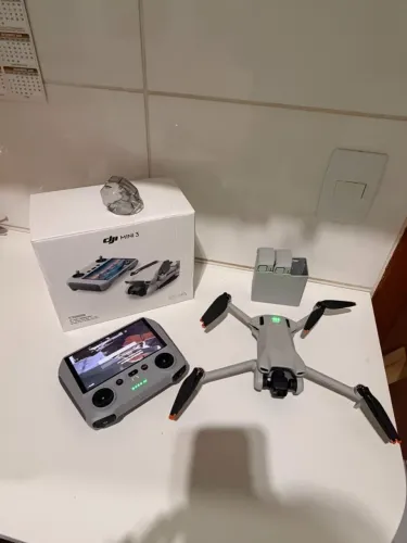 Drone vendo ou troco ( esta em estado de zero, pouquissimo uso - motivo venda )
