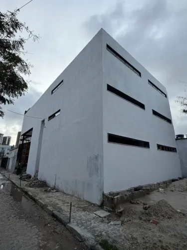 imovel comercial com 900 metros construidos, dois andares, Agamenon Magalhães