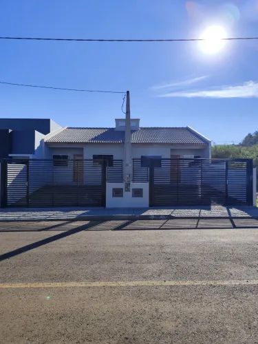CASA GEMINADA NOVA À VENDA NO BAIRRO ARARAS EM CHAPECÓ-SC.
