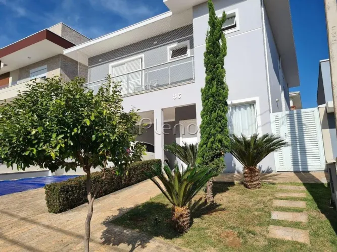 Casa à Venda no Condomínio Portal do Jequitibá, em Valinhos, no bairro Pinheiro.