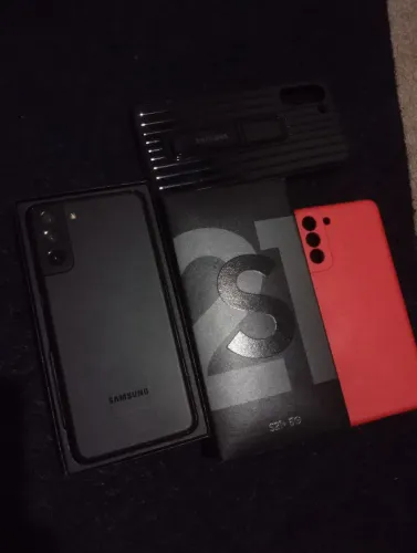 S21 plus 5g , com detalhe