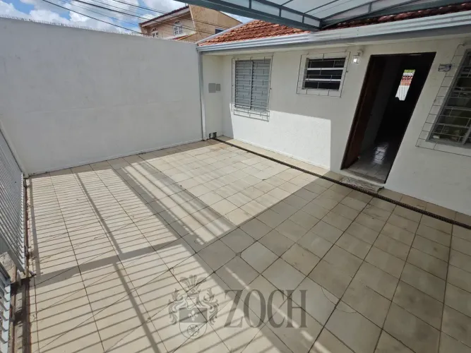 Casa térrea com 2 quartos e 2 vagas isenta de IPTU próxima ao Hipermercado Condor Avenida