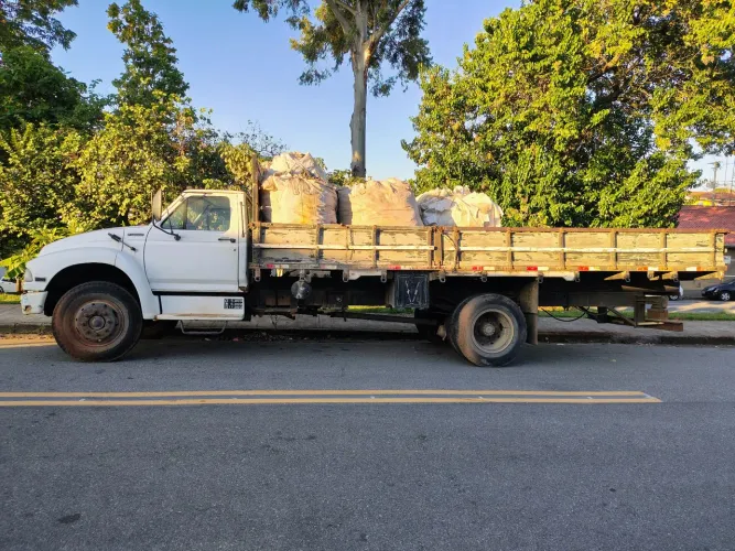 Ford F 12.000/ 1992 carroceria 