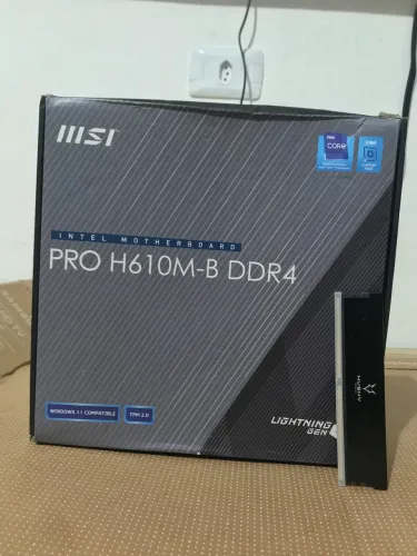PLACA MÃE MSI PRO H610M-B DDR4 + RAM 8GB DDR4 2666MHz -NUNCA USADO