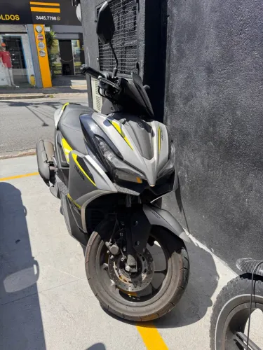 Yamaha Aerox sem detalhes