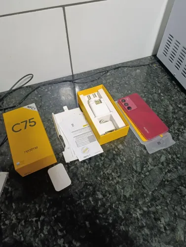 Realme c75