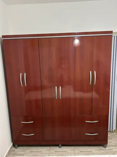 Guarda-roupa 6 portas e 4 gavetas