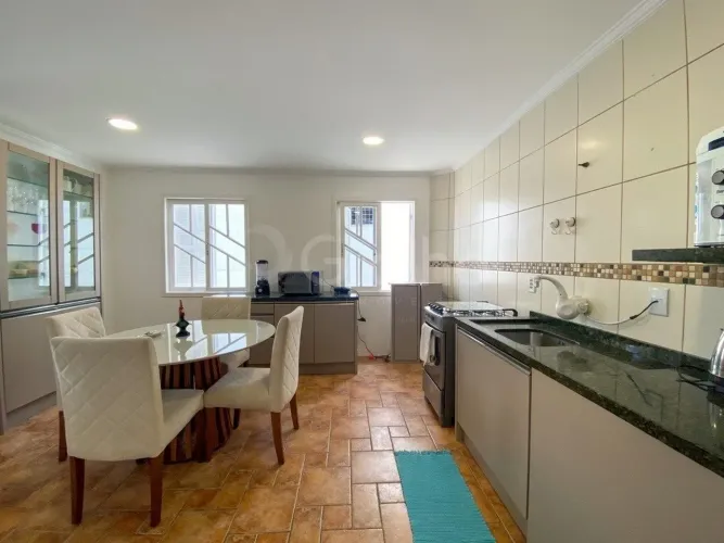 Casa para Venda em Florianópolis, Agronômica, 4 dormitórios, 1 suíte, 4 banheiros, 4 vagas