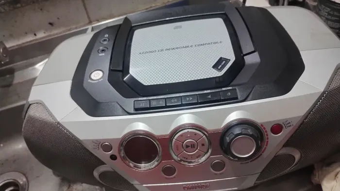 Vendo Rádio Philips com CD