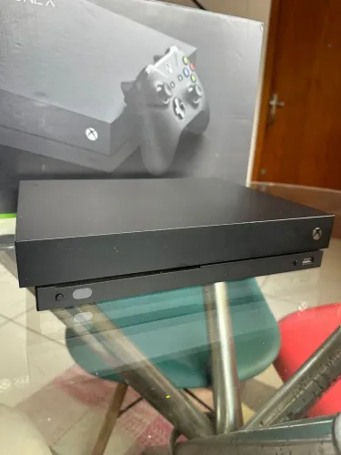 Xbox One X - 1T