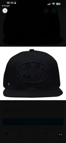 Bone preto com símbolo do Batman