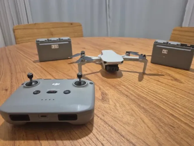 Drone DJI Mini 2 Fly More Combo (5 Baterias e Bolsa)