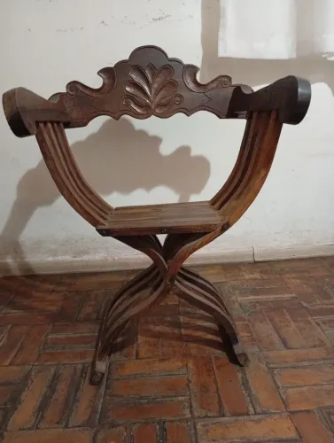 Cadeira de madeira