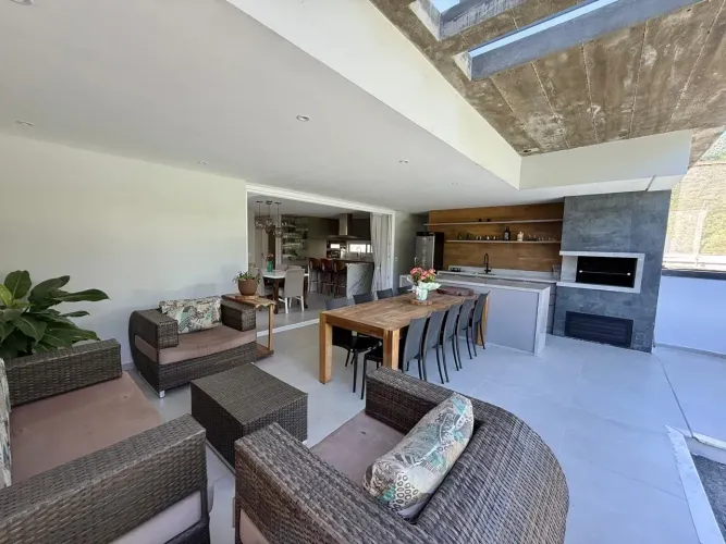 Casa a venda  com 4 quartos em Ribeirão da Ilha - Florianópolis - SC