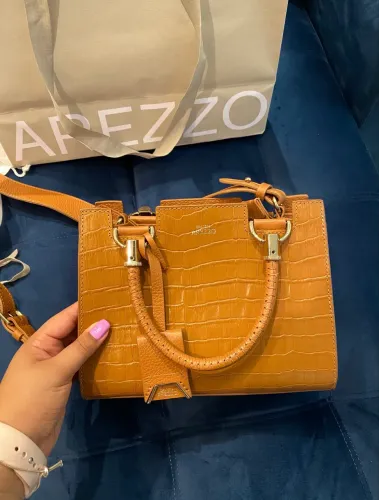 Bolsa Arezzo Abbraccio Média em Couro Croco - Cor Marrom/Caramelo - Bolsa Tote 